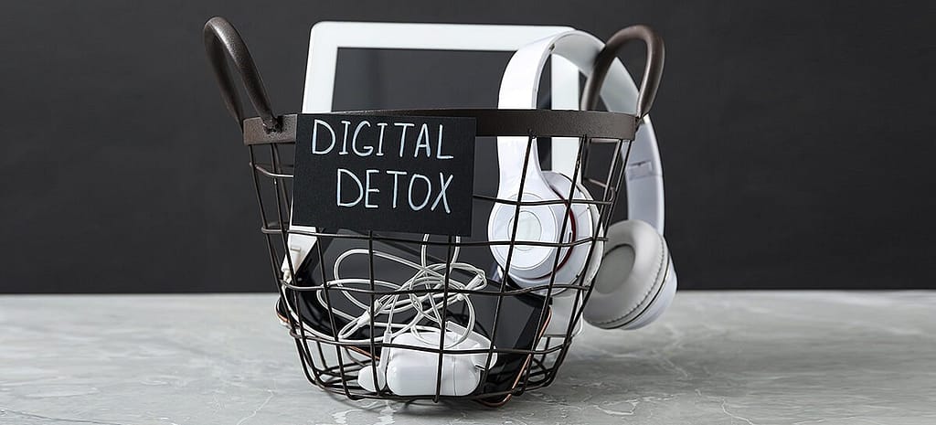 Digital Detox 1200x545 c