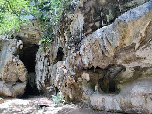Amboni Cave, Tanzania